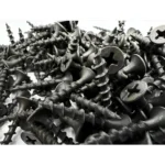 Wkręty do drewna czarne fosfatowane 3,5 × 35 mm – zbliżenie